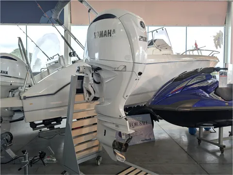 Yamaha LF200XSA2