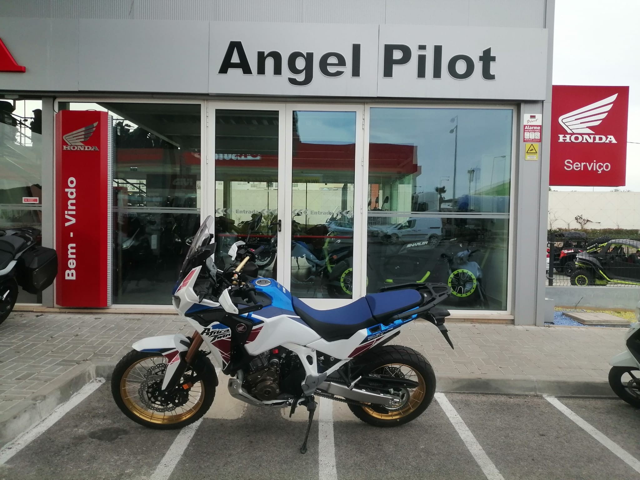 Honda Africa Twin ADVENTURE SPORTS DCT - <strike>21.020 </strike>  <b>19.800 </b>